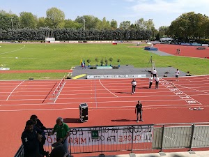 Campo scuola atletica leggera e palestra indoor