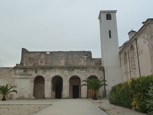 Santuario Santa Maria Della Grottella