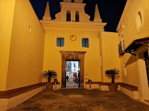 Chiesa Santa Maria Di Visitapoveri