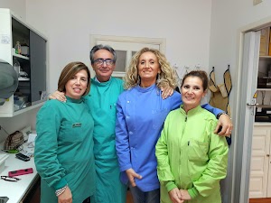 Studio Dentistico Specialistico Dr. Floris Pier Luigi Dentisti