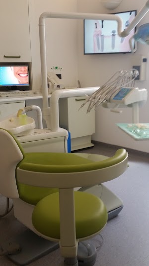 Studio Dentistico Del Dr. Perasole Antonio Portici NA