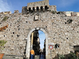 Porta Catania