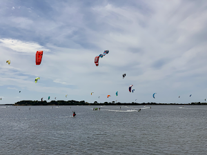 Stagnone Kiteboarding - Centro Internazionale di kitesurf, scuola, noleggio