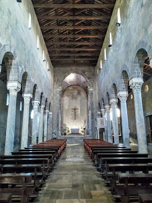 Cattedrale di CASERTAVECCHIA. Sepolcro del Vescovo