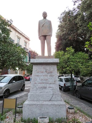 Statua di Gaetano Martino