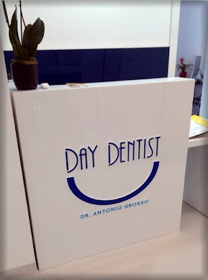 DAY DENTIST - Dr. Antonio Grosso - Dentista - studio dentistico a Paola CS.