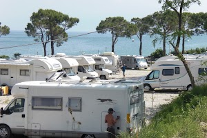 Area Sosta Camper La Spiaggia - Desenzano Del Garda