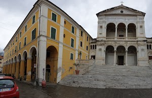 Basilica Cattedrale di San Pietro Apostolo e San Francesco dAssisi