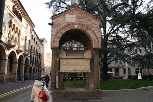 Monumento Antenore