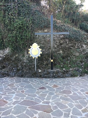 Grotta Madonna Di Lourdes Limbiate