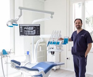 Ugolotti Dr. Tommaso Giovanni Dentista